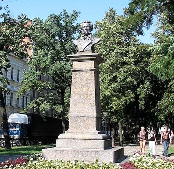 Памятник Александру Пушкину в Харькове. Современный вид. Фото Сергея Клименко